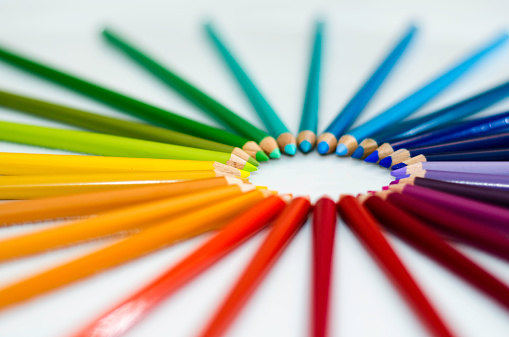 Color pencils round 