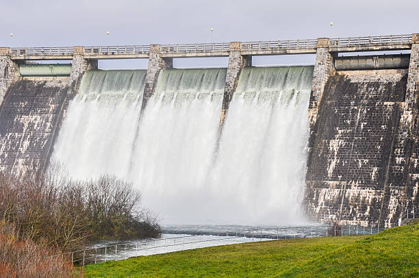istock Dam over Zadorra river, Basque Country (Spain) 468727782