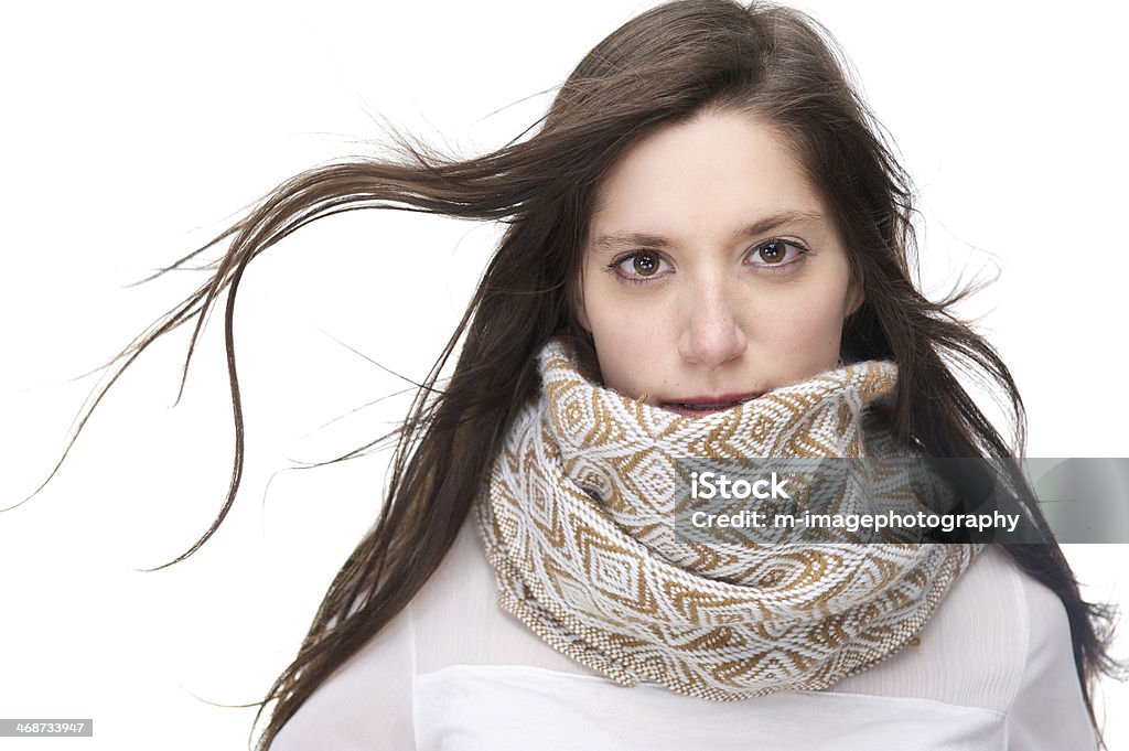 Mulher jovem bonita com cachecol isolado em fundo branco - Royalty-free 20-24 Anos Foto de stock
