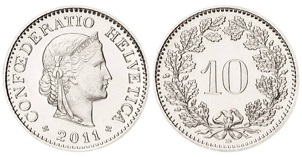 swiss 10 centimes moneda sobre fondo blanco - swiss currency swiss coin switzerland coin fotografías e imágenes de stock