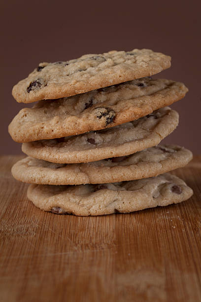 Farina d'avena uvetta cookie sul Tagliere - foto stock