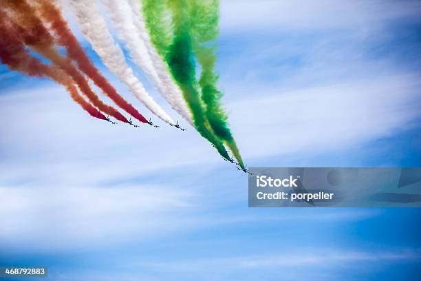 Aviones Foto de stock y más banco de imágenes de Italia - Italia, Bandera, Avión