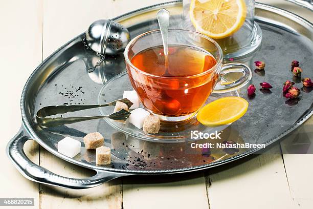 Photo libre de droit de Tasse De Thé Avec Sucre Et Citron banque d'images et plus d'images libres de droit de Blanc - Blanc, Boisson, Chai