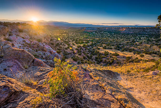 twankawi sunrise - bandelier national monument zdjęcia i obrazy z banku zdjęć