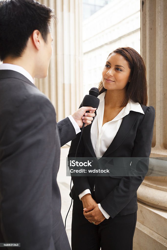 Entrevistas Mujer Hombre - Foto de stock de Entrevista - Acontecimiento libre de derechos