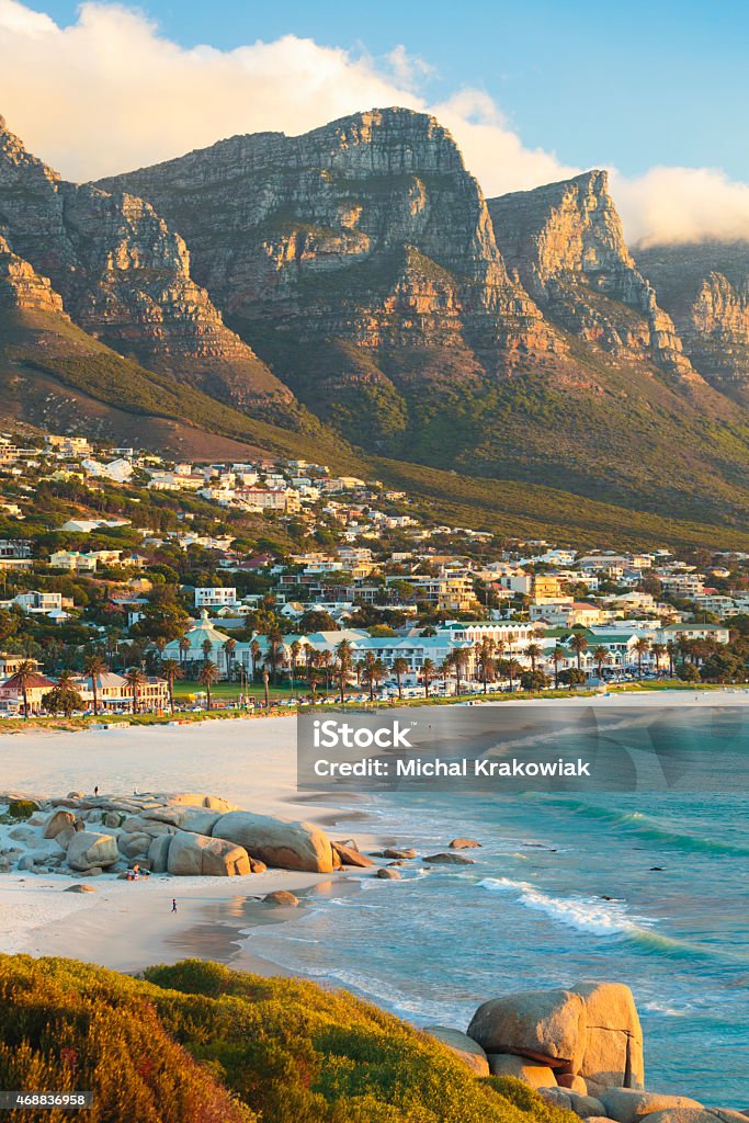 Camps Bay, perto da Cidade do Cabo, África do Sul - Foto de stock de República da África do Sul royalty-free