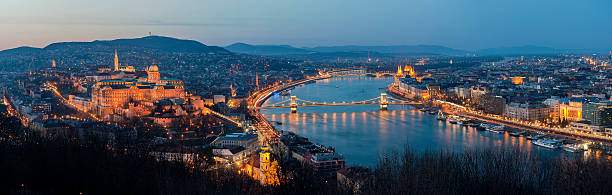 panorama da cidade de budapeste - budapest chain bridge panoramic hungary imagens e fotografias de stock