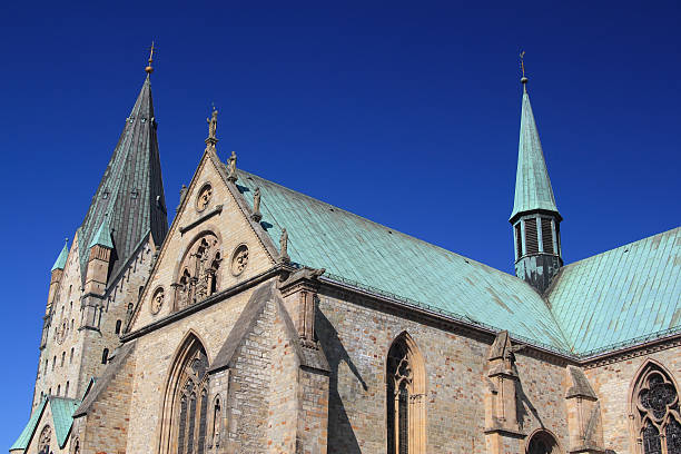 paderborn cathedral paderborn cathedral under blue sky paderborn stock pictures, royalty-free photos & images
