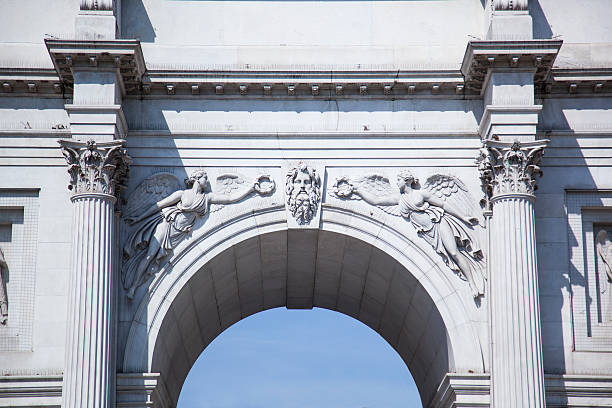 marmur arch - blue past architecture uk zdjęcia i obrazy z banku zdjęć