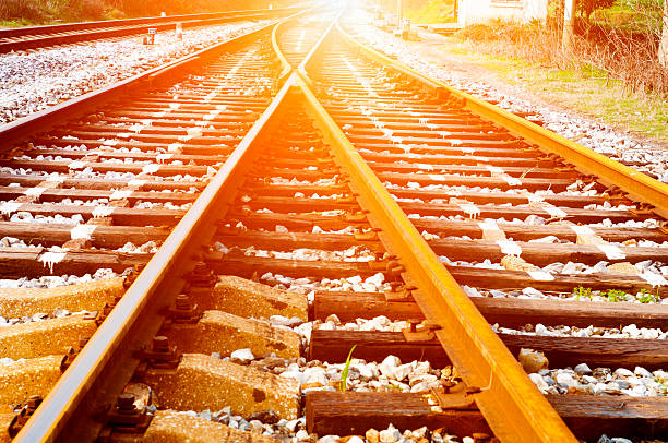 て、片道の鉄道 - the way forward flash ストックフォトと画像