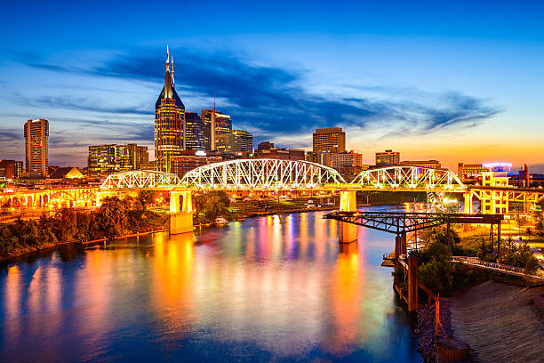 vista de los edificios de nashville - shelby fotografías e imágenes de stock