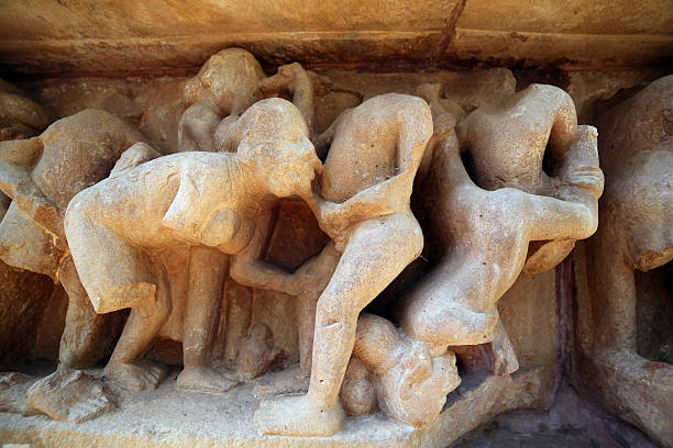 그룹 성별 수치에 kama 수트라 사원, india - kama sutra temple 뉴스 사진 이미지