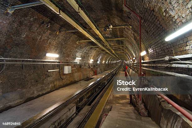 Stary Tunelu Linii - zdjęcia stockowe i więcej obrazów Beyoglu - Beyoglu, Bez ludzi, Cegła