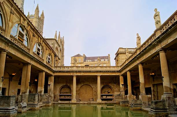 �римские бани, баня, англия - roman baths стоковые фото и изображения