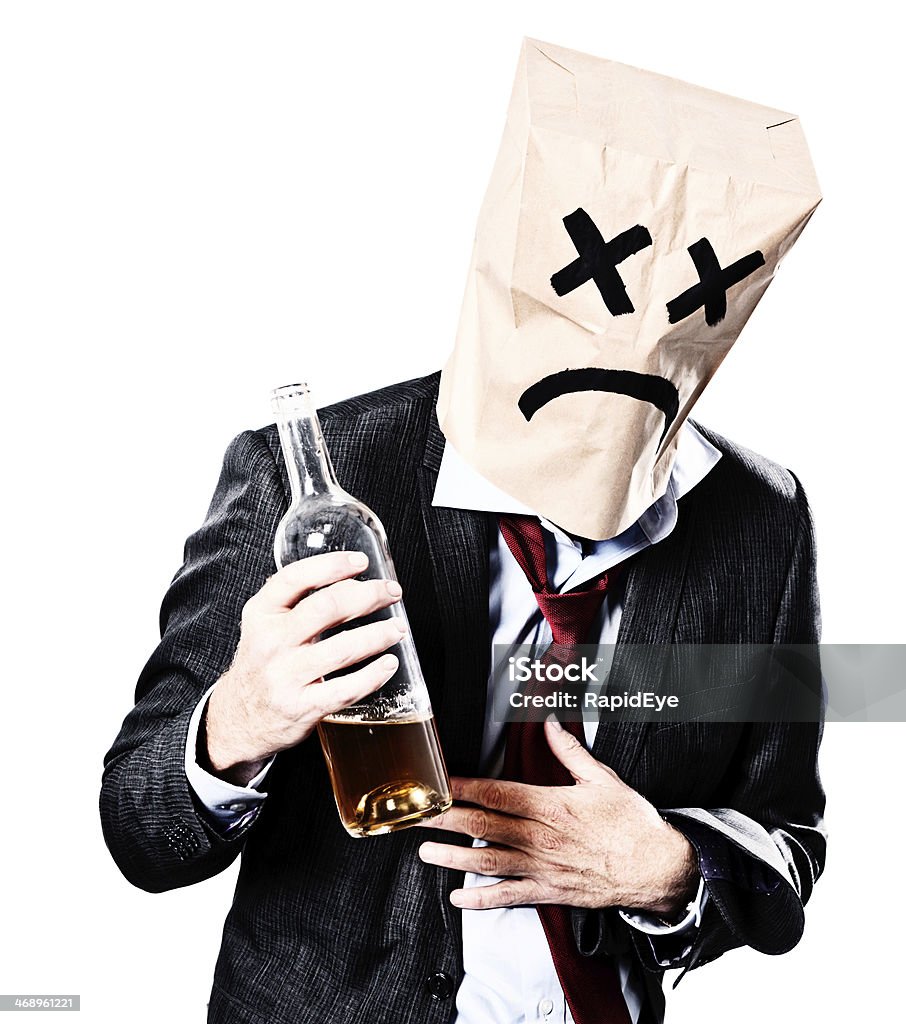 Doanh Nhân Say Rượu Đeo Mặt Nạ Túi Giấy Hối Hận Về Hành Động Của ...