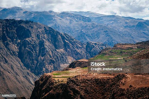 Berge Im Colcacanyon Stockfoto und mehr Bilder von Colca-Schlucht - Colca-Schlucht, Anden, Berg