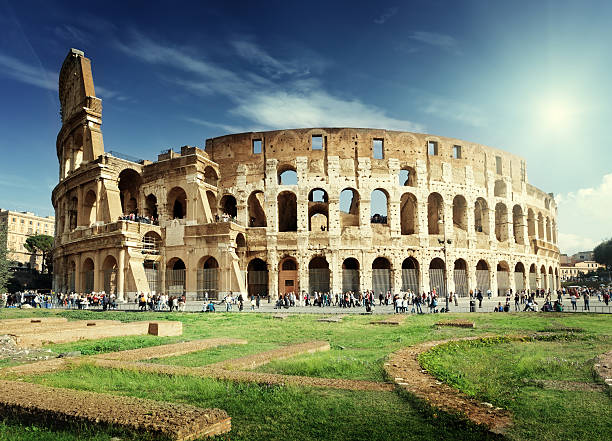 colosseo di roma, italia - coliseum rome flavian roman foto e immagini stock