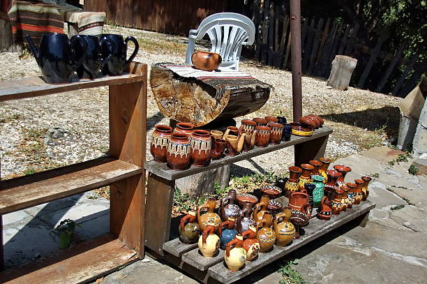 istock Outdoor shop for handmade ceramic ware near Glozhene Monastery 468980114