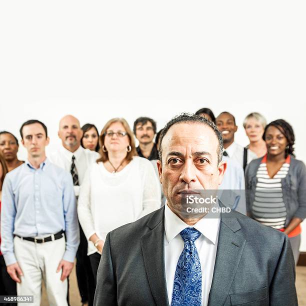 Sono Le Persone - Fotografie stock e altre immagini di Donne giovani - Donne giovani, Tristezza, Uomini anziani