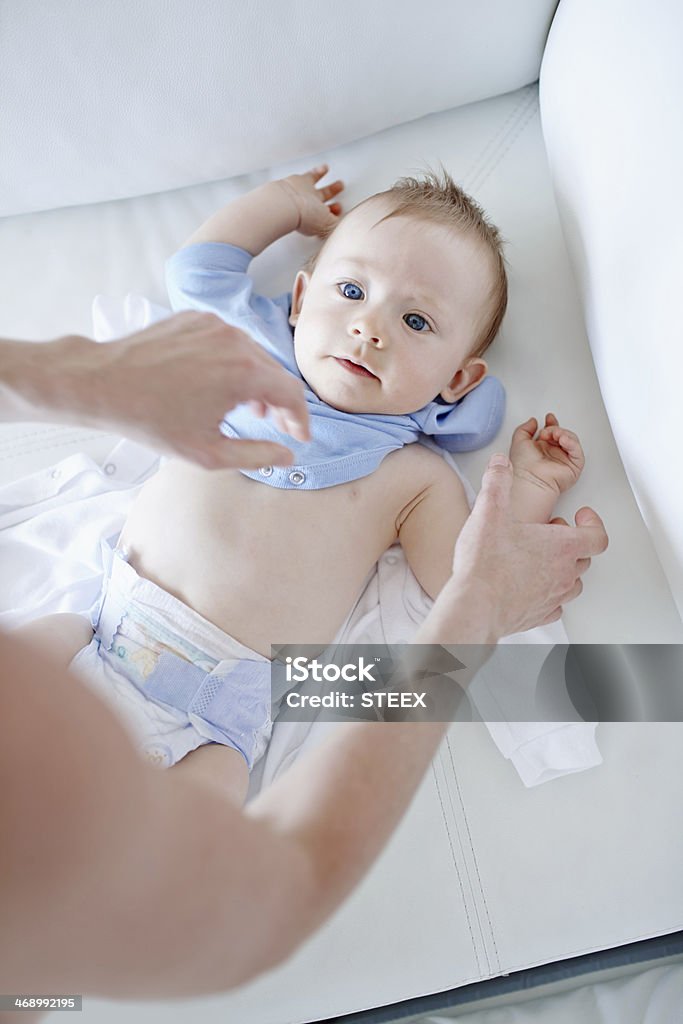 Él está preparado para una siesta - Foto de stock de Bebé libre de derechos