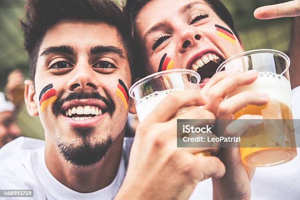 지지자를 술마시기 맥주 종합경기장 팬-사람의 역할에 대한 스톡 사진 및 기타 이미지 - 팬-사람의 역할, 독일, 독일 국기