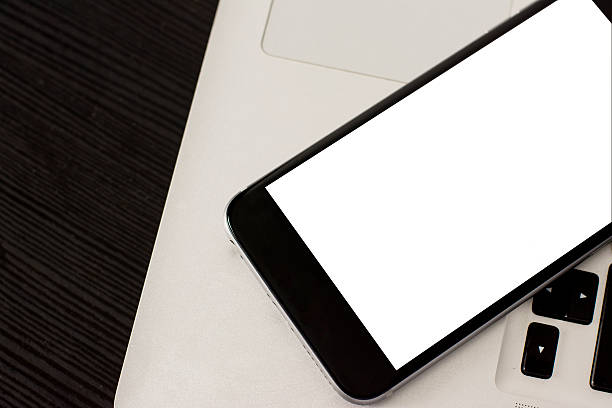 istock 5.5inch Smartphone 469019402