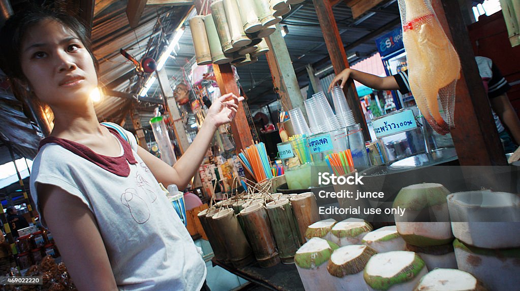 Kokosnuss und Zuckerrohr drink in Ayutthaya Schwimmender Markt - Lizenzfrei 2015 Stock-Foto