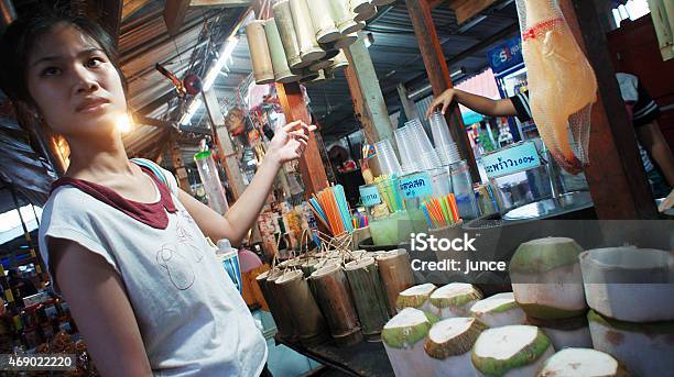 Kokosnuss Und Zuckerrohr Drink In Ayutthaya Schwimmender Markt Stockfoto und mehr Bilder von 2015