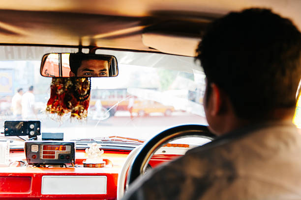 kolkatawestbengal.kgm, índia: táxi homem - india car people business imagens e fotografias de stock