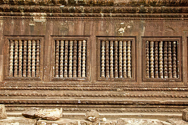 windows alivio de famosos de angkor wat, camboya. - ankor fotografías e imágenes de stock