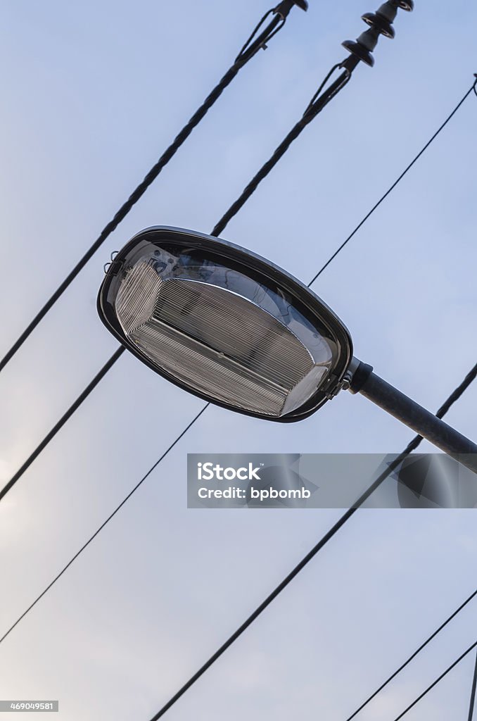 Lamppost e cavo - Foto stock royalty-free di Acciaio