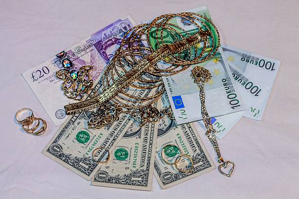 istock Cash paid for your old jewelry 469067920