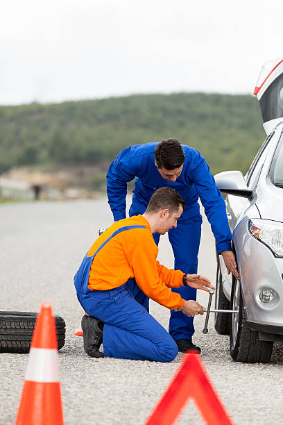 istock Auto Mechanic Road Assistance 469114232
