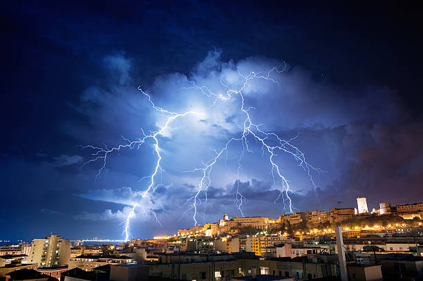 istock Very big lightning hit the city 469120810