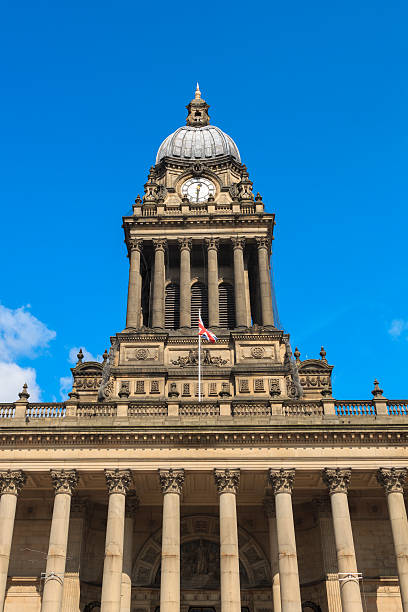 leeds town hall, de leeds, yorkshire del oeste. - leeds england leeds town hall town town hall fotografías e imágenes de stock