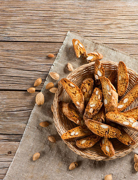 amêndoa biscoitos, vista de cima - biscotti imagens e fotografias de stock