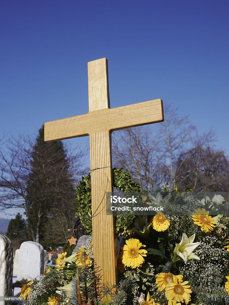 crux cemetery a crux on a nameless grave in a cemetery Angle Stock Photo