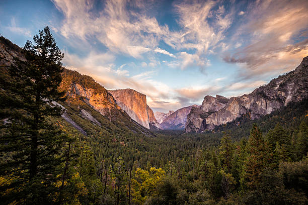 parque nacional de yosemite - yosemite national park winter waterfall california fotografías e imágenes de stock