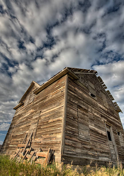 istock Abandoned Farmhouse Saskatchewan Canada 469175399