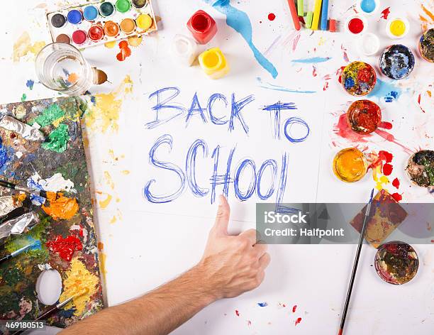 Torna A Scuola - Fotografie stock e altre immagini di Accessorio personale - Accessorio personale, Acqua, Arte