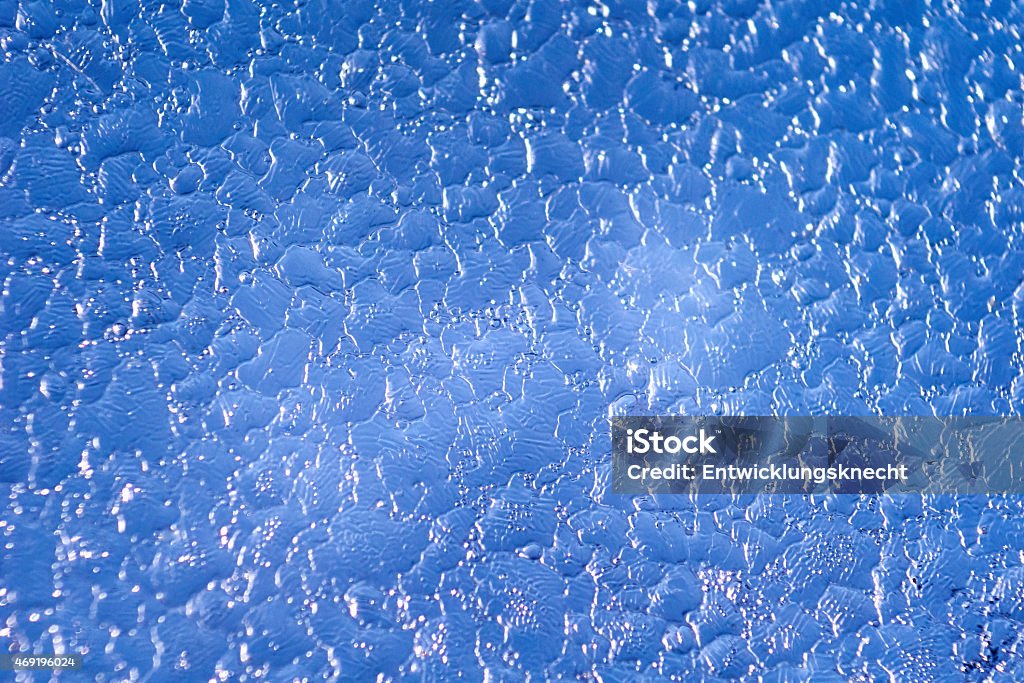 Microscopio de hielo congelado en primer plano - Foto de stock de Capa de hielo libre de derechos