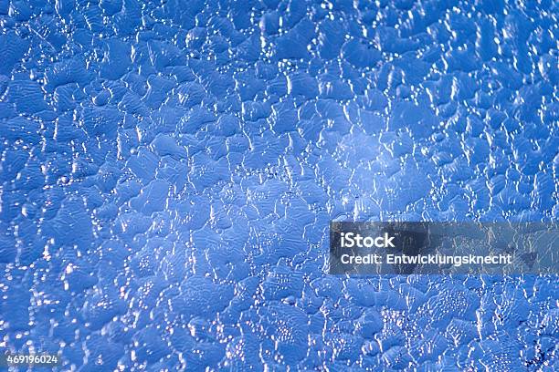 Microscopio De Hielo Congelado En Primer Plano Foto de stock y más banco de imágenes de Capa de hielo - Capa de hielo, Primer plano, 2015