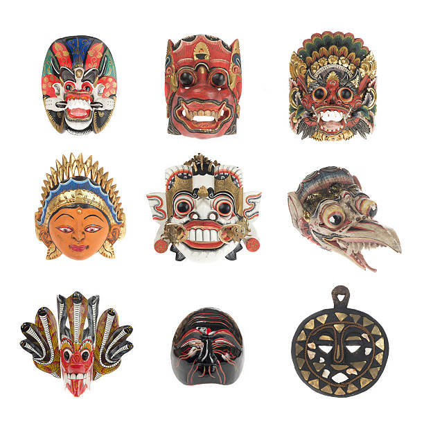 grupa balijski maska na białym tle - bali balinese culture art carving zdjęcia i obrazy z banku zdjęć