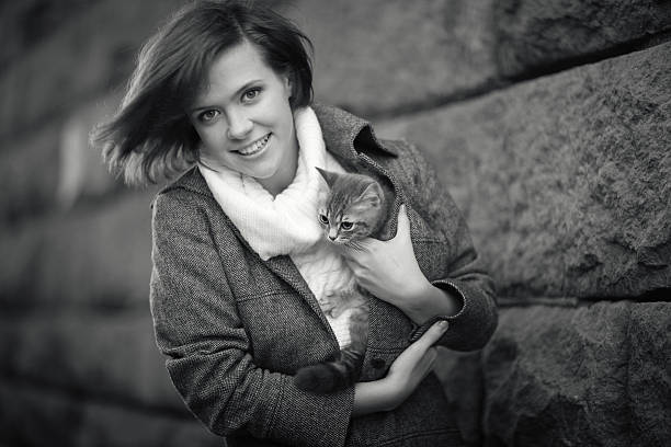 istock girl with a kitten 469231822
