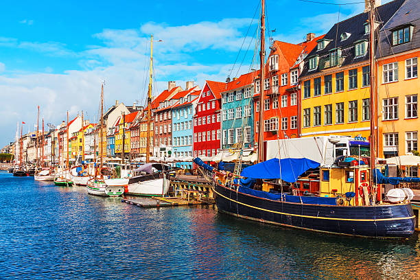 nyhavn, copenhague, dinamarca - denmark built structure copenhagen architecture - fotografias e filmes do acervo