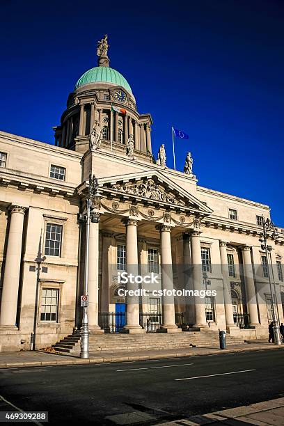 Customs House Building In Dublin Stock Photo - Download Image Now - 2015, Architectural Dome, Architecture