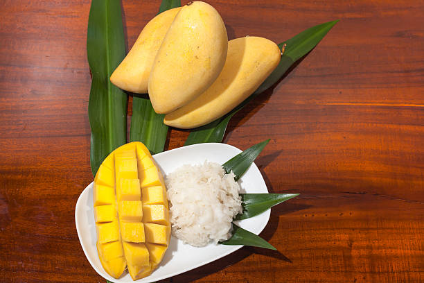 istock Thai style tropical dessert and glutinous rice 469311234