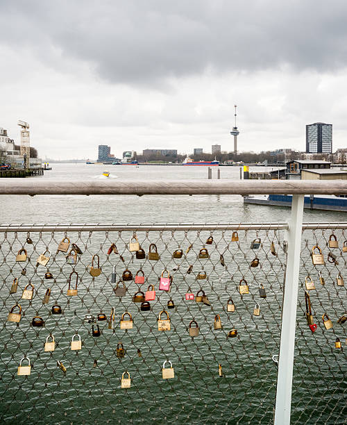 istock Heart Padlocks on a bridge in Rotterdam 469315796