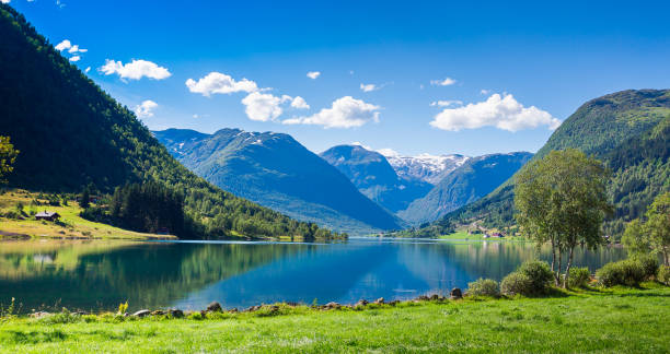 songdal do fiorde na noruega - photography nature rural scene full frame - fotografias e filmes do acervo