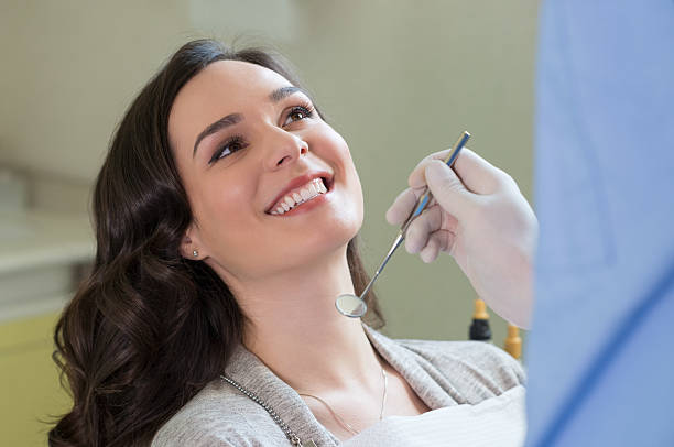 zahnpflege - dentist office dental hygiene dentists chair human teeth stock-fotos und bilder